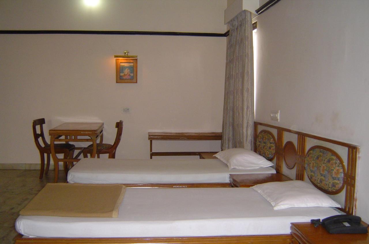 Amogha International Hotel Chitradurga Exterior foto